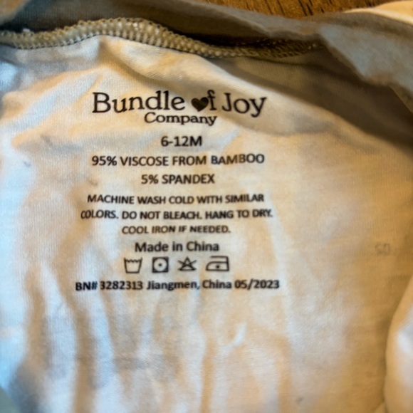 Bundle of Joy Company viscose/bamboo/spandex zippy and shortie size 6-12 months - Picture 5 of 11